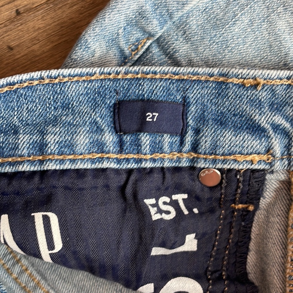 Gap Denim Shorts LIKE NEW - Picture 2 of 4